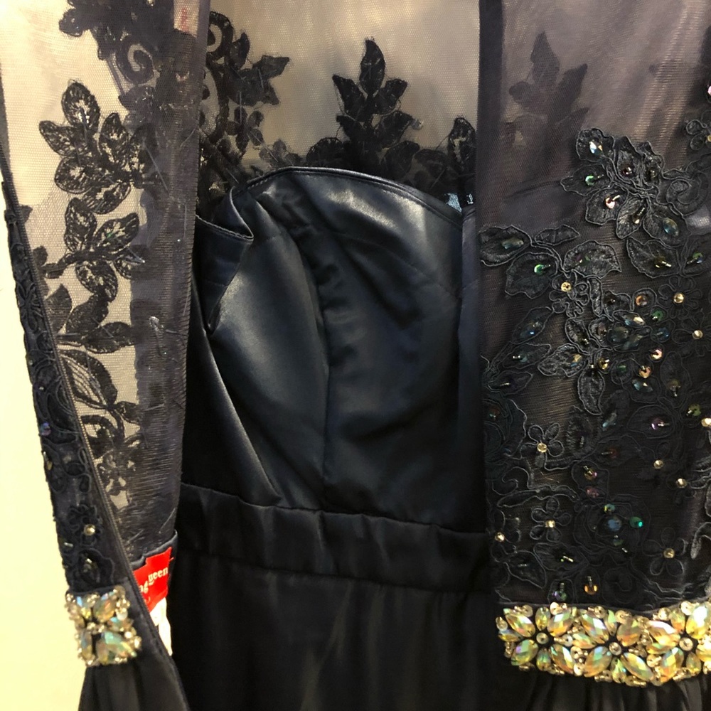 Formal Dress - Picture 7 of 8
